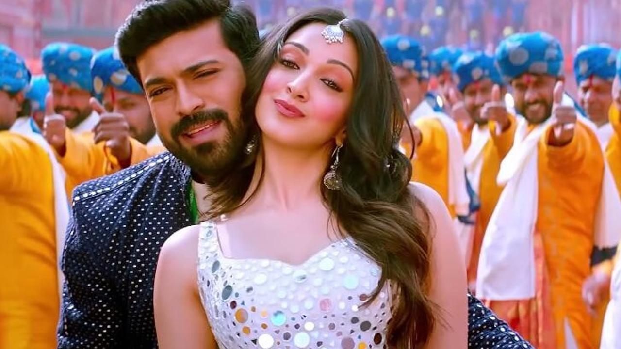 Scene from Game Changer featuring Ram Charan and Kiara Advani