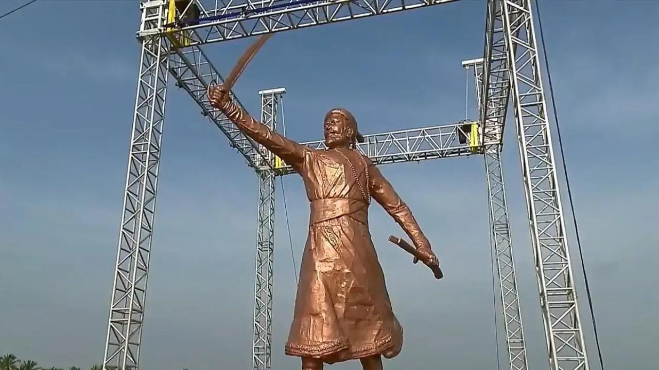 Shivaji Maharaj collapses 