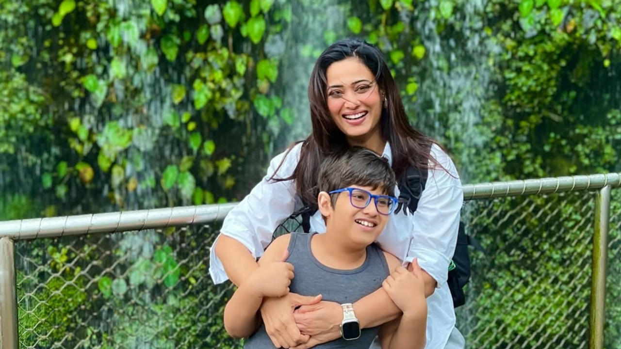 Shweta Tiwari holidaying with her son in Singapore