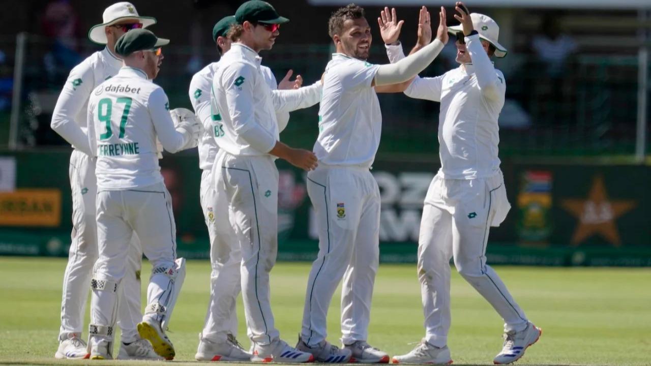 South Africa celebrate a fall of wicket