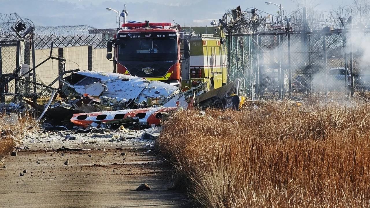 South Korea Jeju Air passenger plane crash