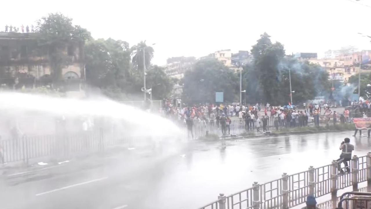 Students protest in Mamata 