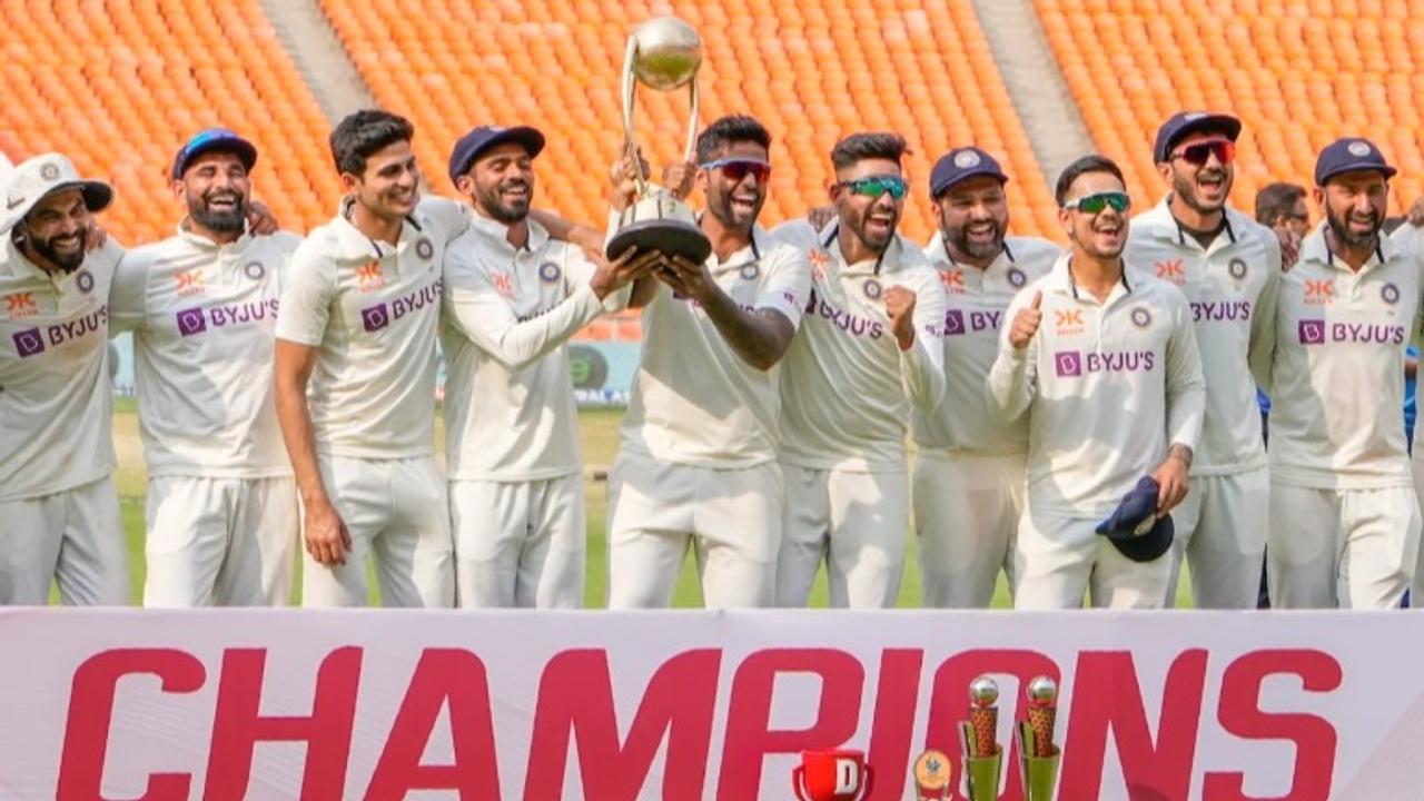 Team India with the Border-Gavaskar  Trophy