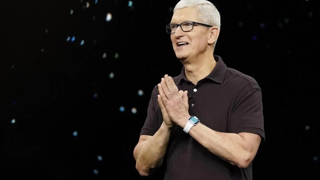 Tim Cook Taken Aback: Journalist Reveals iPhone Feature Apple CEO Didn't Know