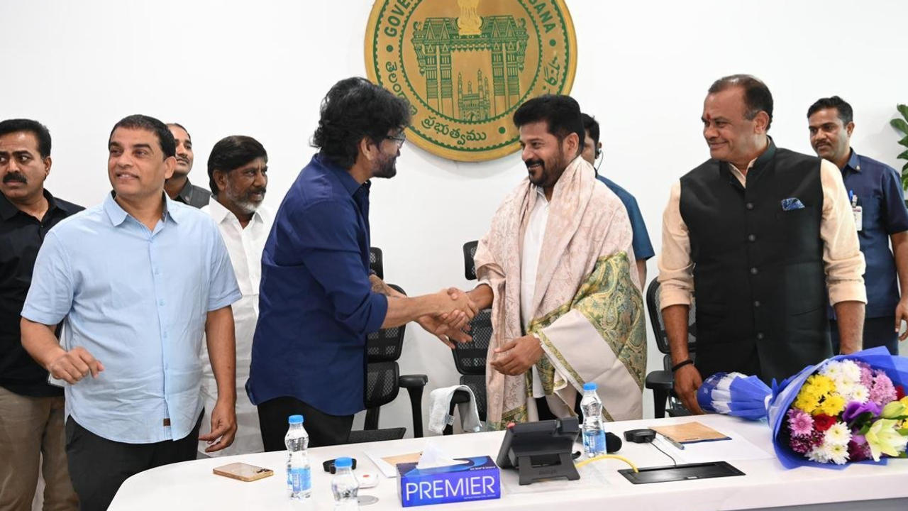 Tollywood delegation meets Telangana CM