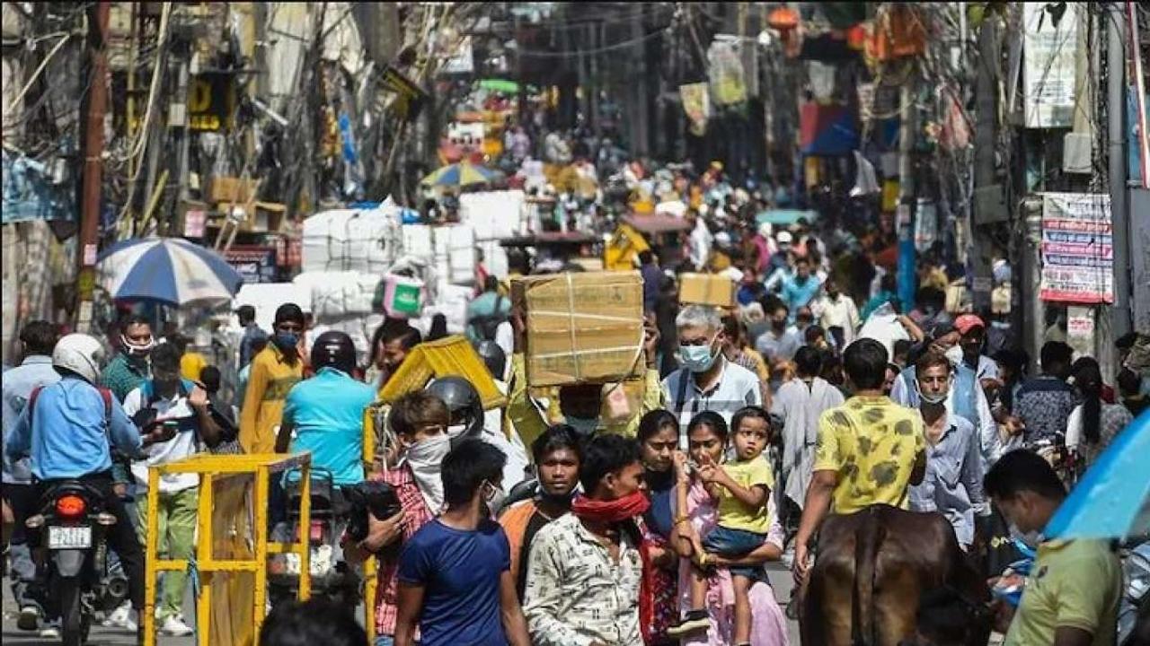 Traders at Delhi's Sadar Bazaar threaten protest over traffic jams