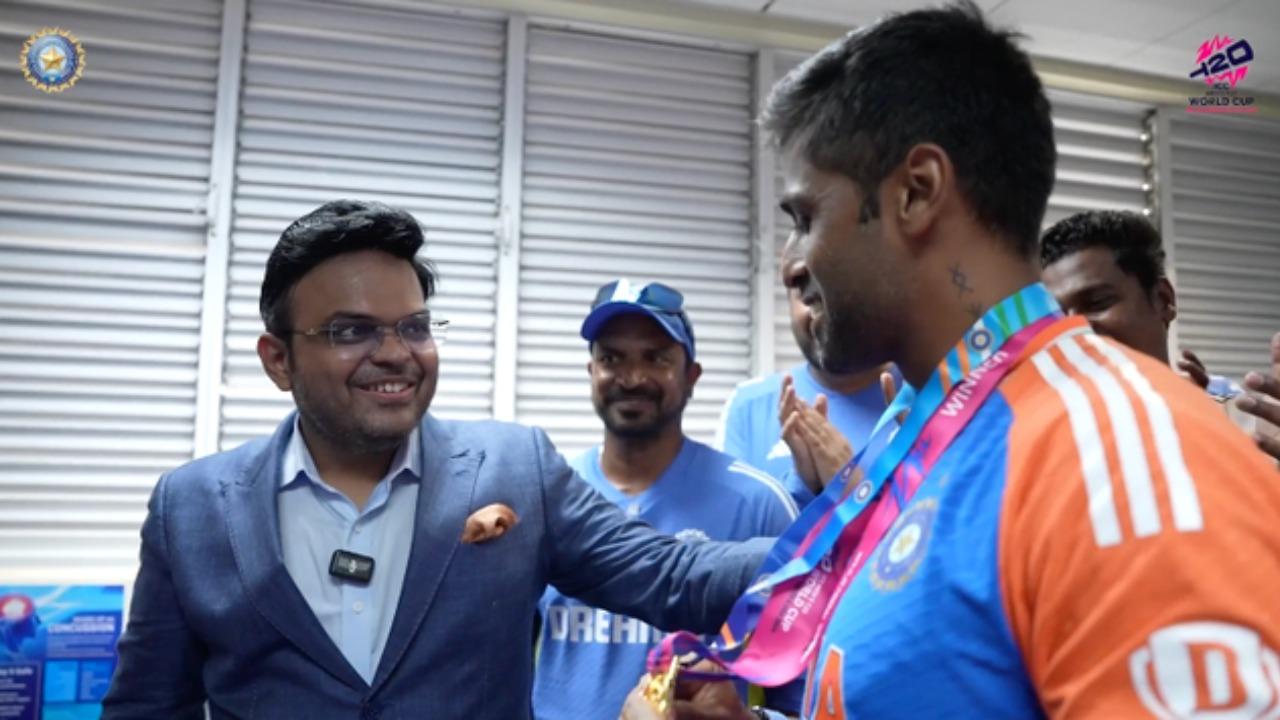 Suryakumar YSuryakumar Yadav receives the best fielding medal from Jay Shahadav