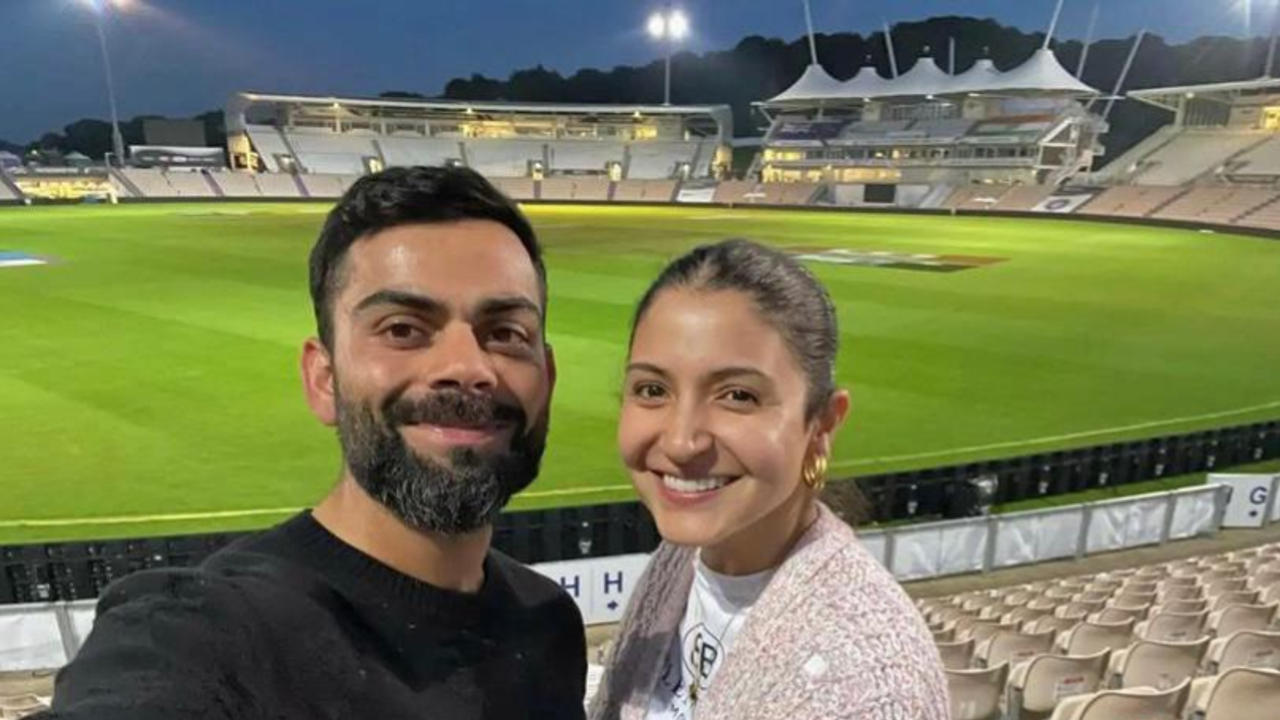 Virat Kohli off to London to meet Anushka Sharma