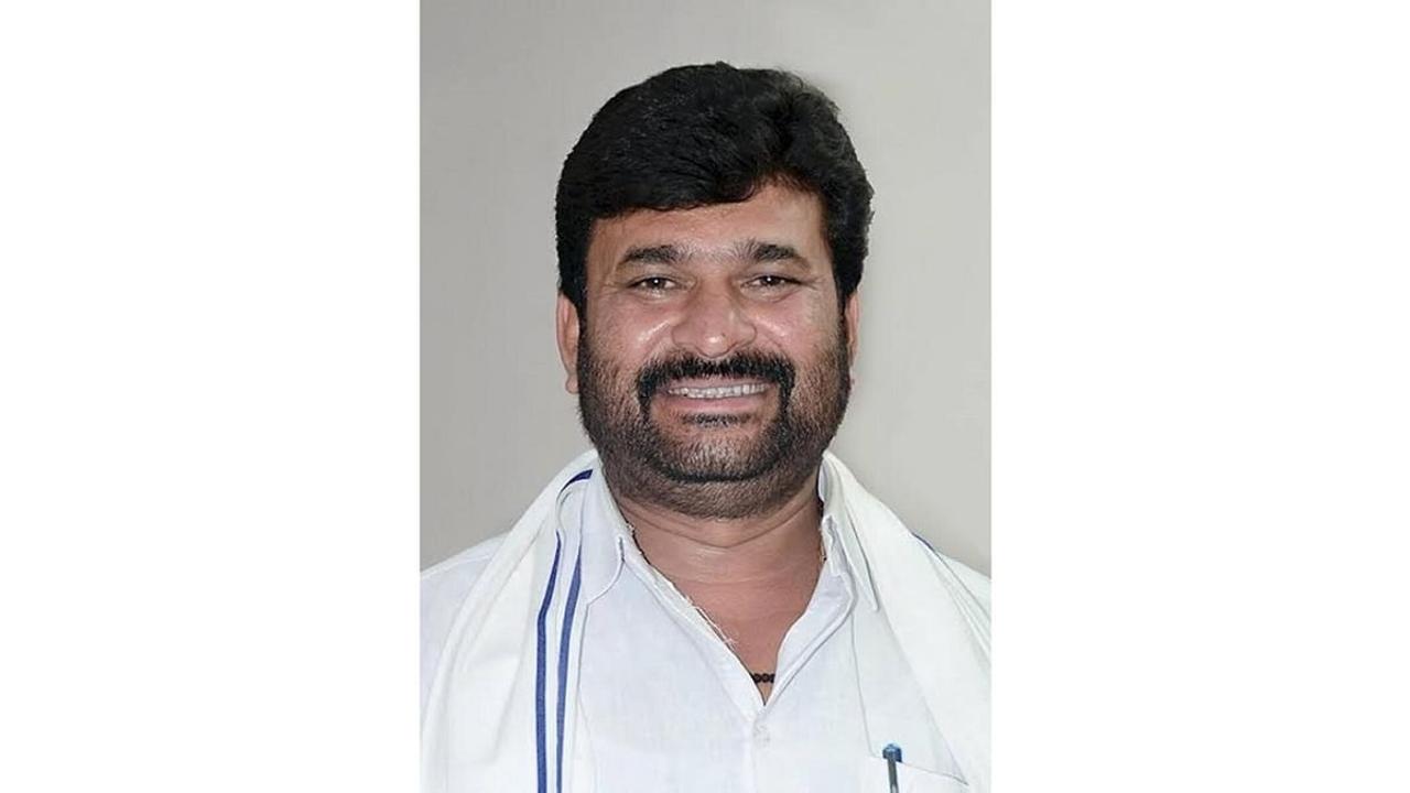 Cong Vs Cong in Karnataka: MLA Slams Minister, Demands Action From High Command