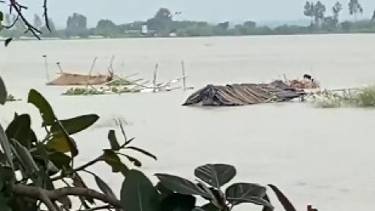 Water level of River Ganga rises leading to submerging of ghats 