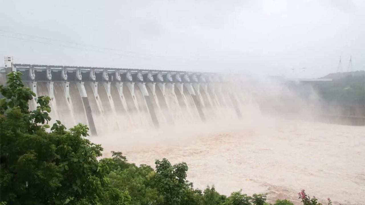 Water levels near danger mark at dams in Vadodara