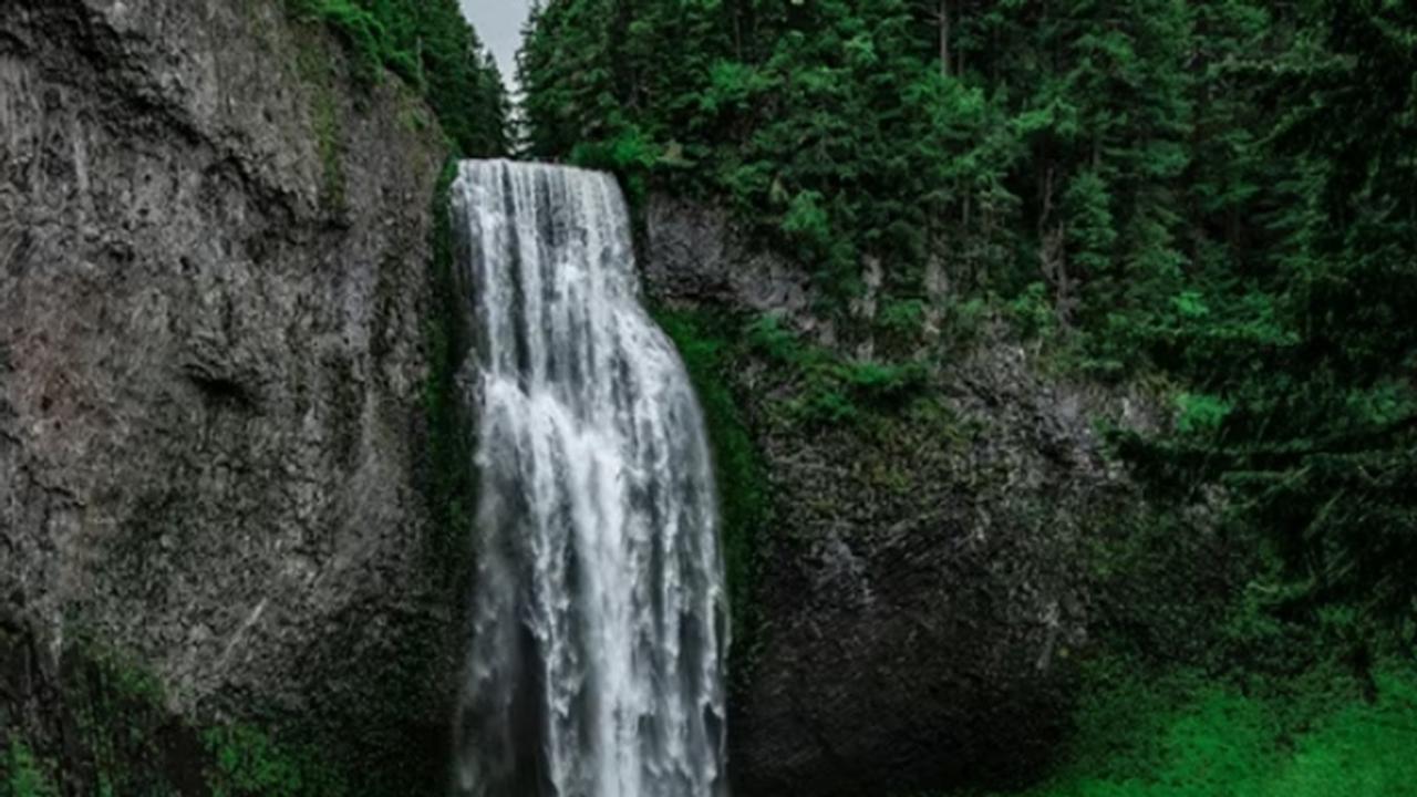 Karnataka Tourists Defy Waterfall Ban, Police Seize Clothes in Viral Clip