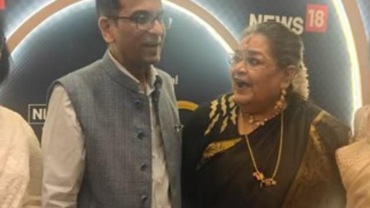 What Are You Doing At An Event? Usha Uthup's Question To CJI Chandrachud Is One For The Ages