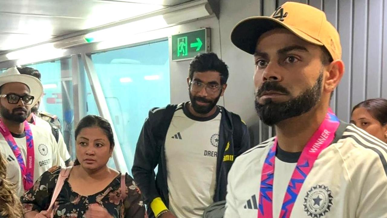 Virat Kohli at Delhi Airport