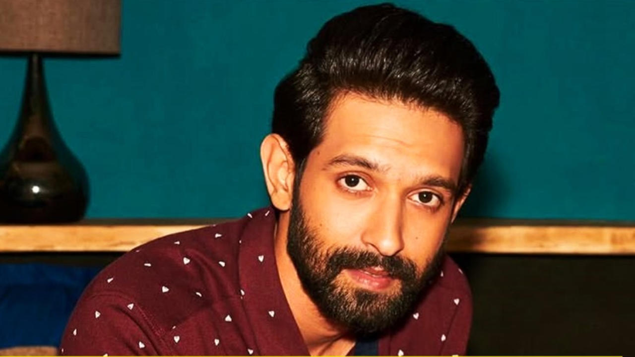 vikrant massey announced temporary retirement from acting