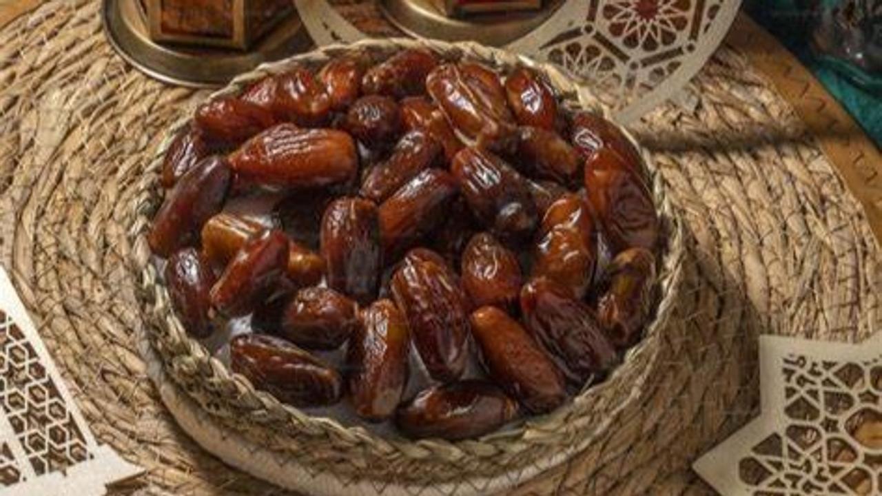 Why should you consume dates when your awake early? 