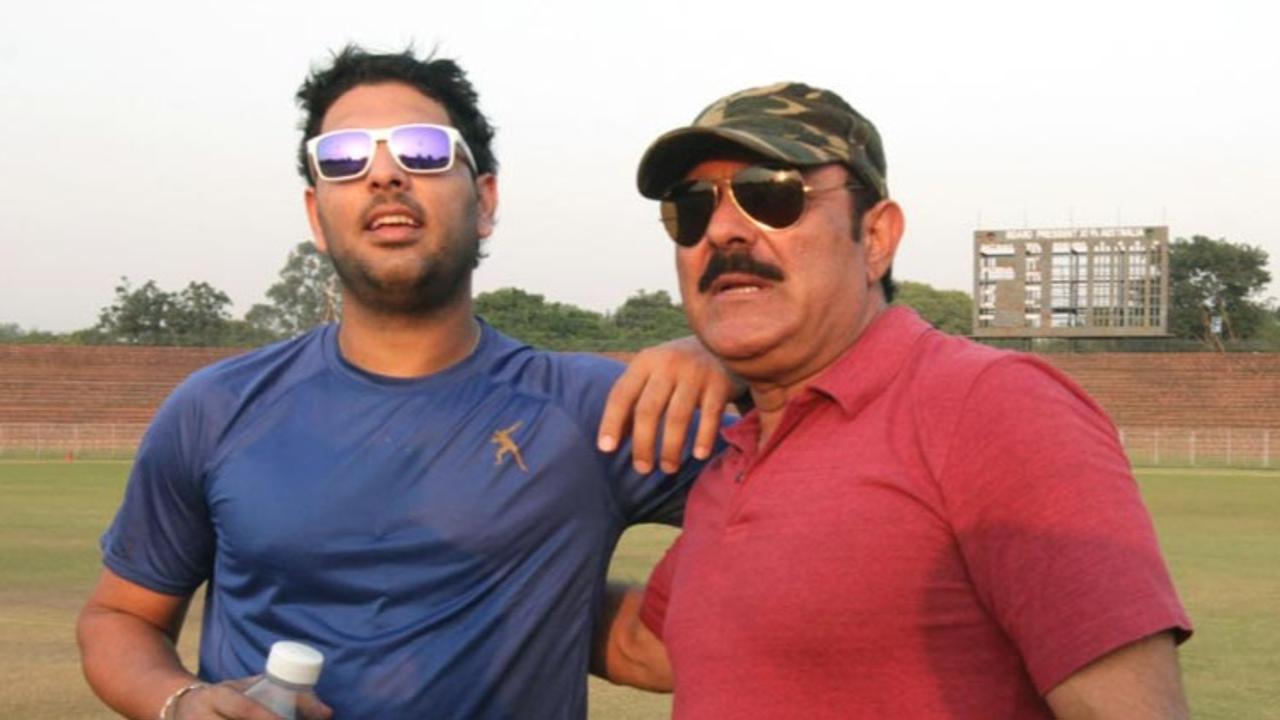 Yograj Singh With his Son Yuvraj Singh 