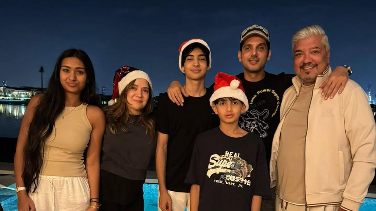 Zayed Khan celebrated Christmas Eve with family