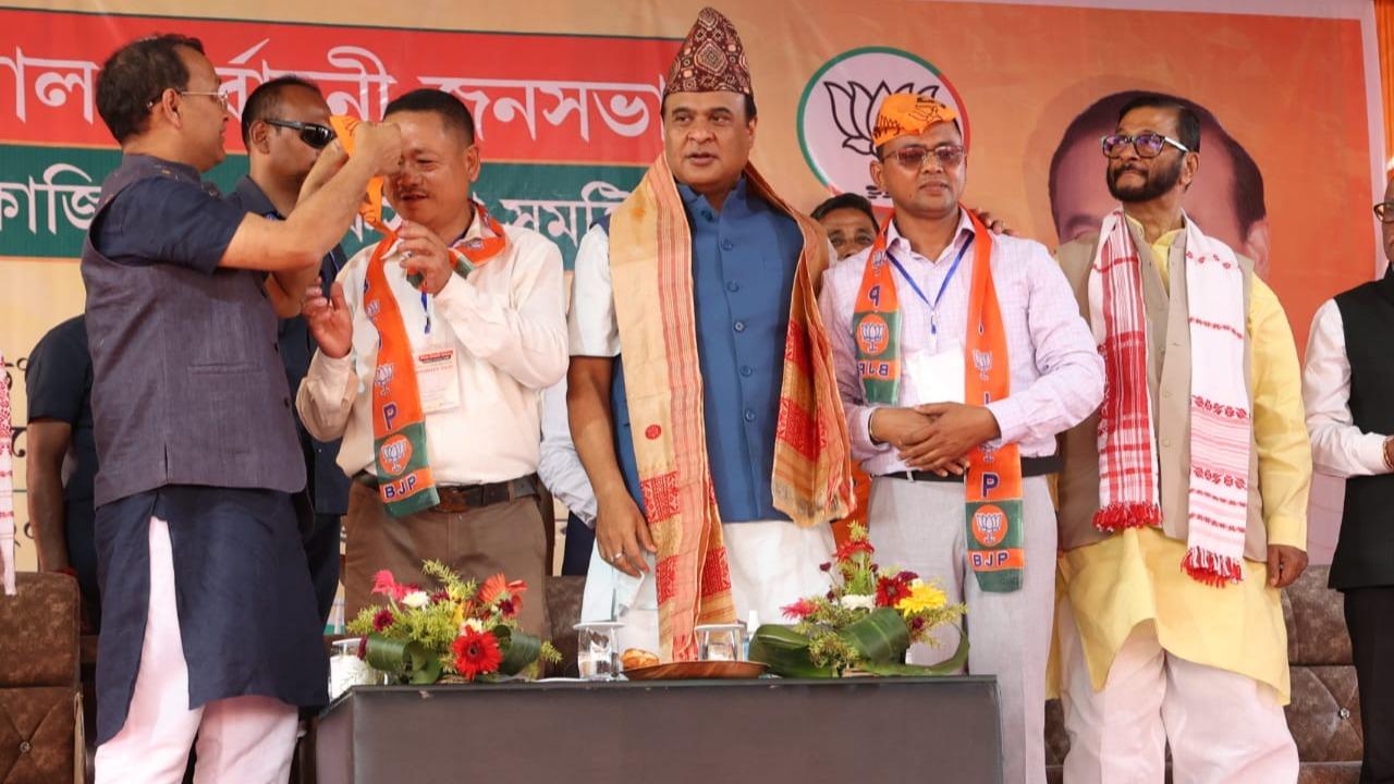 himanta biswa sarma during campaign