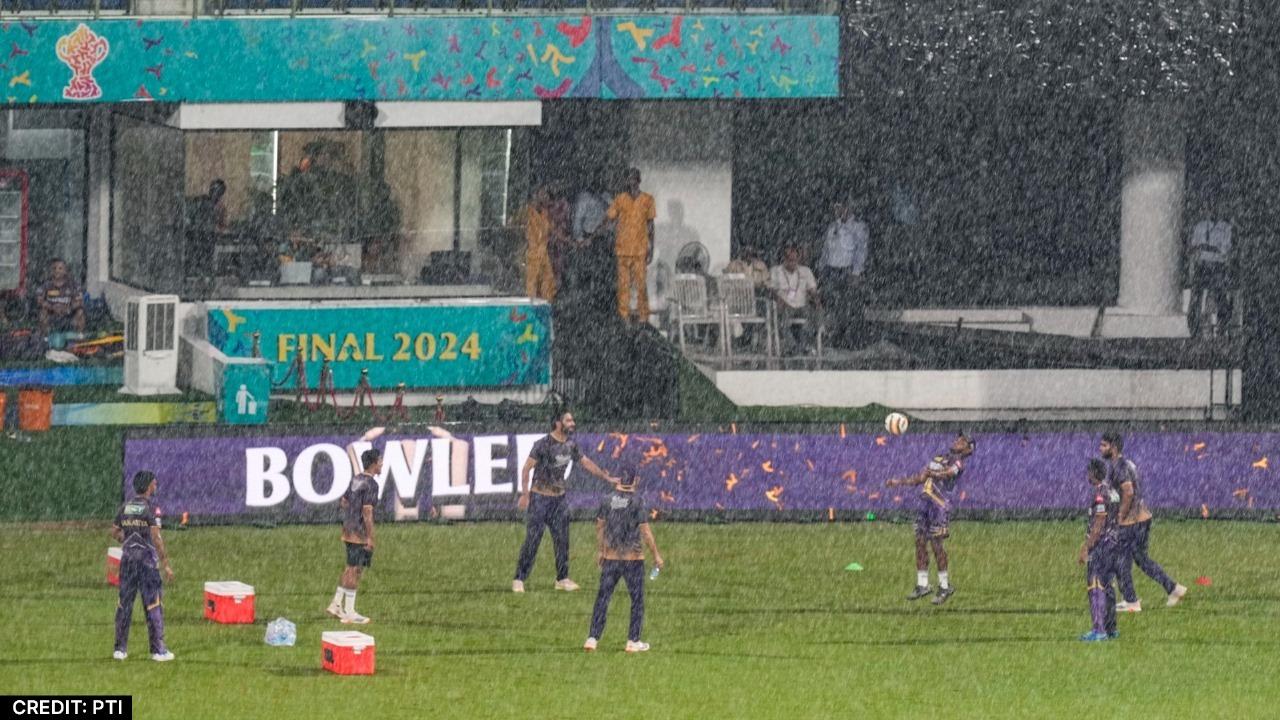 KKR's last net session was washed out due to rain, Gambhir inspected the pitch