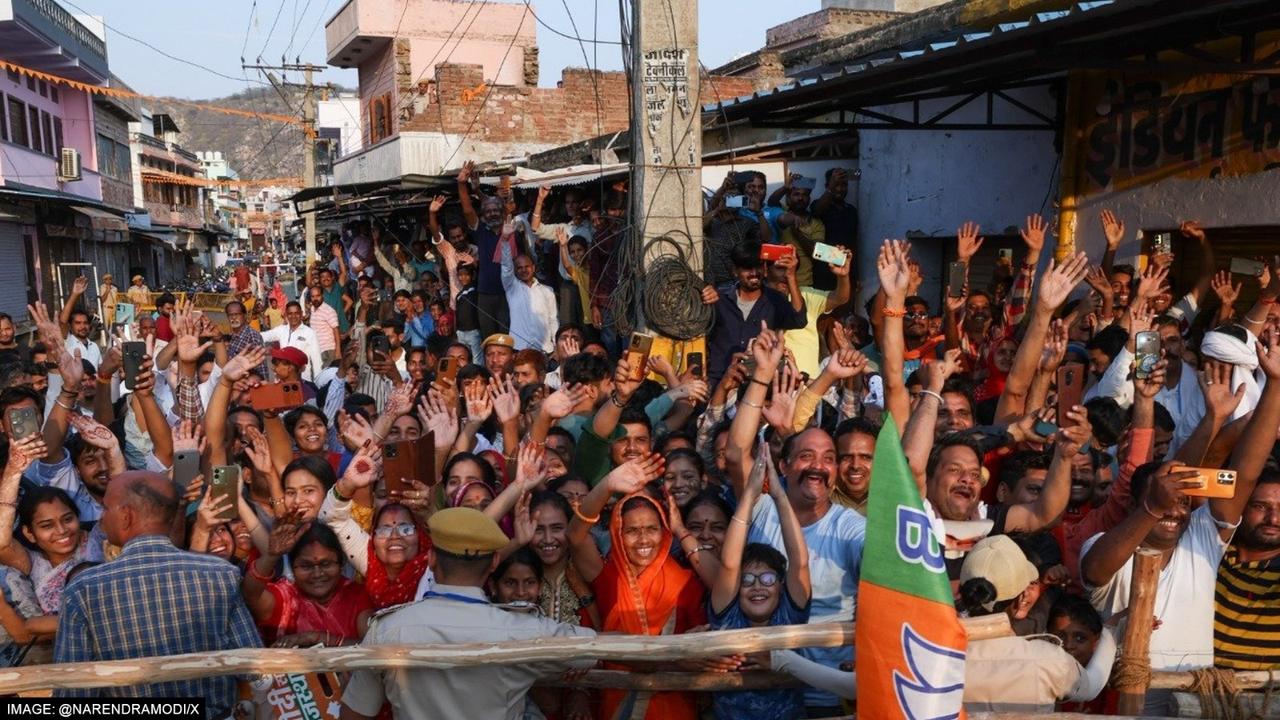 PM Modi Road Show in Dausa