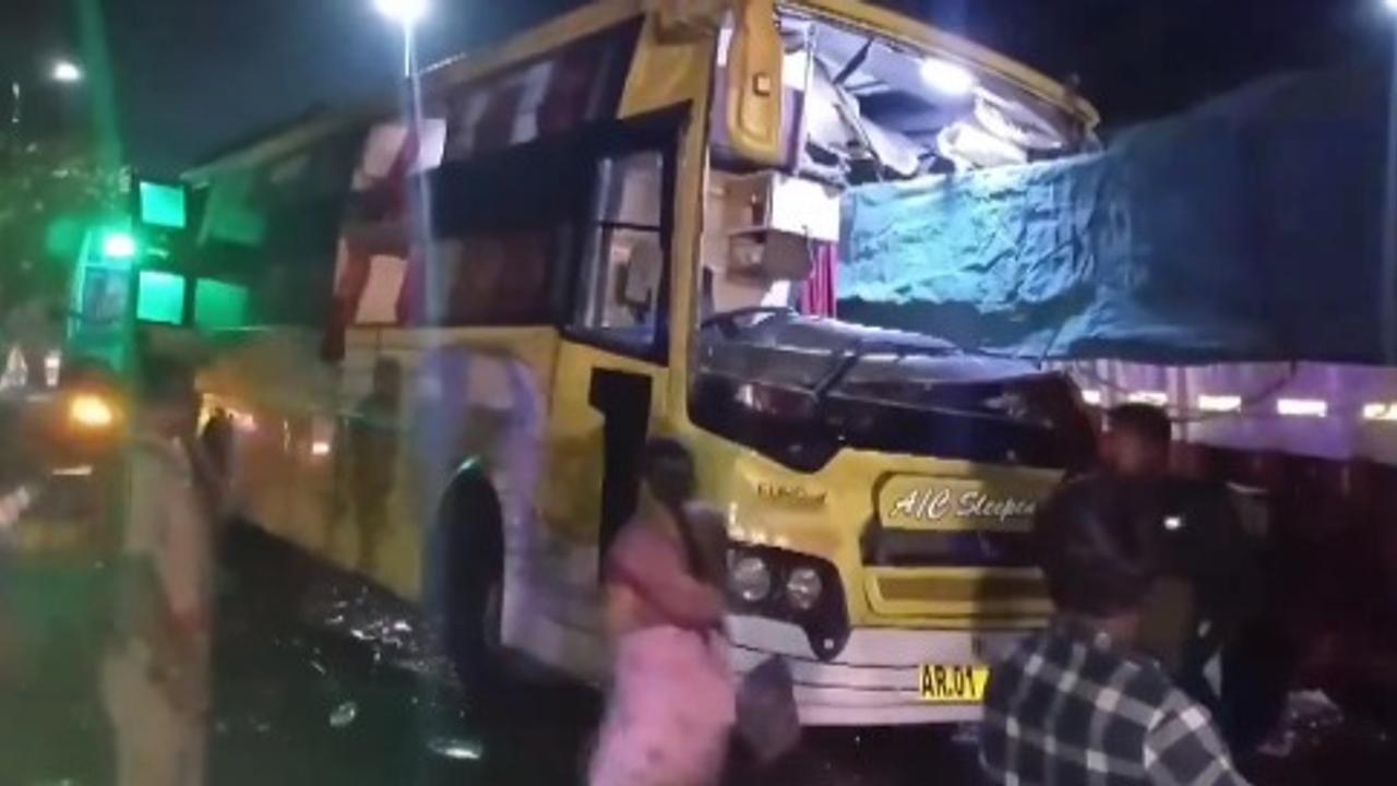 4 Killed, over 15 Injured in Bus-Lorry Collision on Chennai-Trichy National Highway