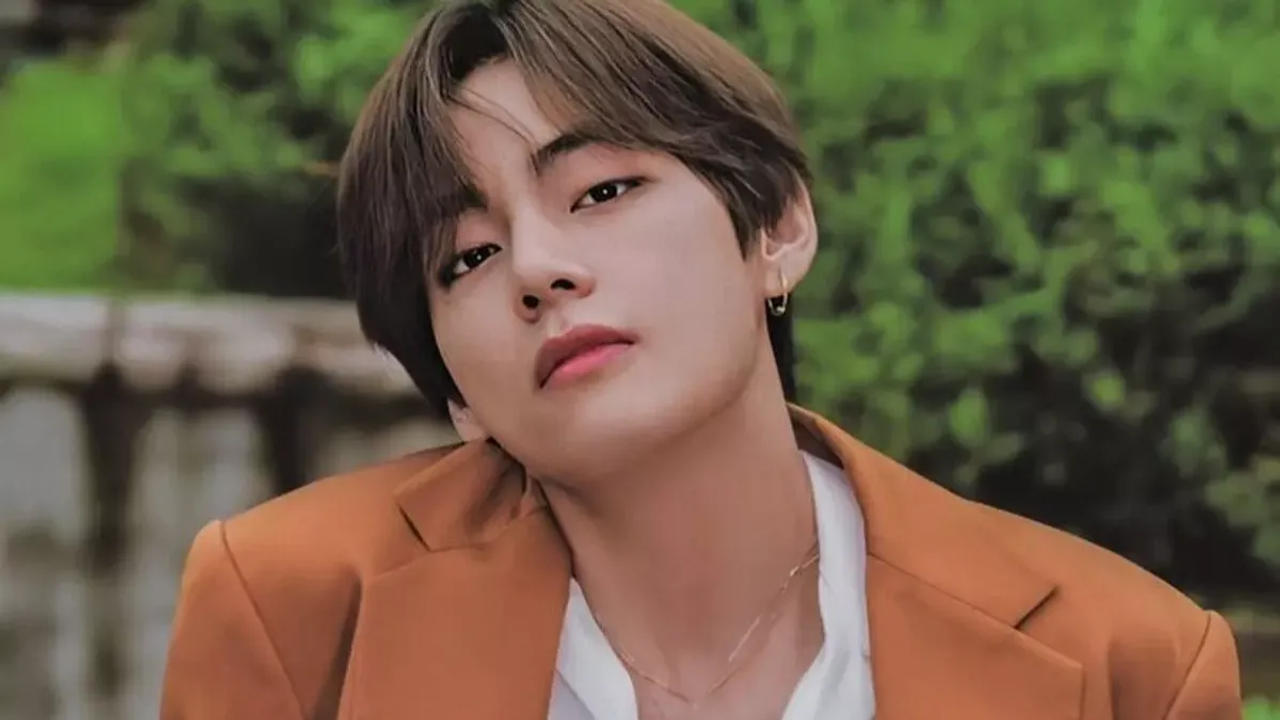 BTS V