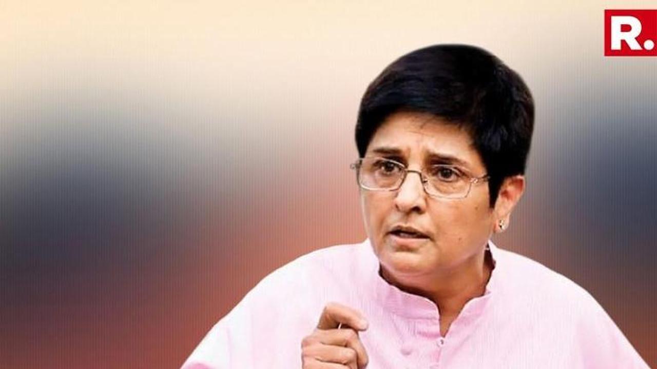 Kiran Bedi issues a "final warning" to residents and shop owners who dumped garbage into drains in Puducherry