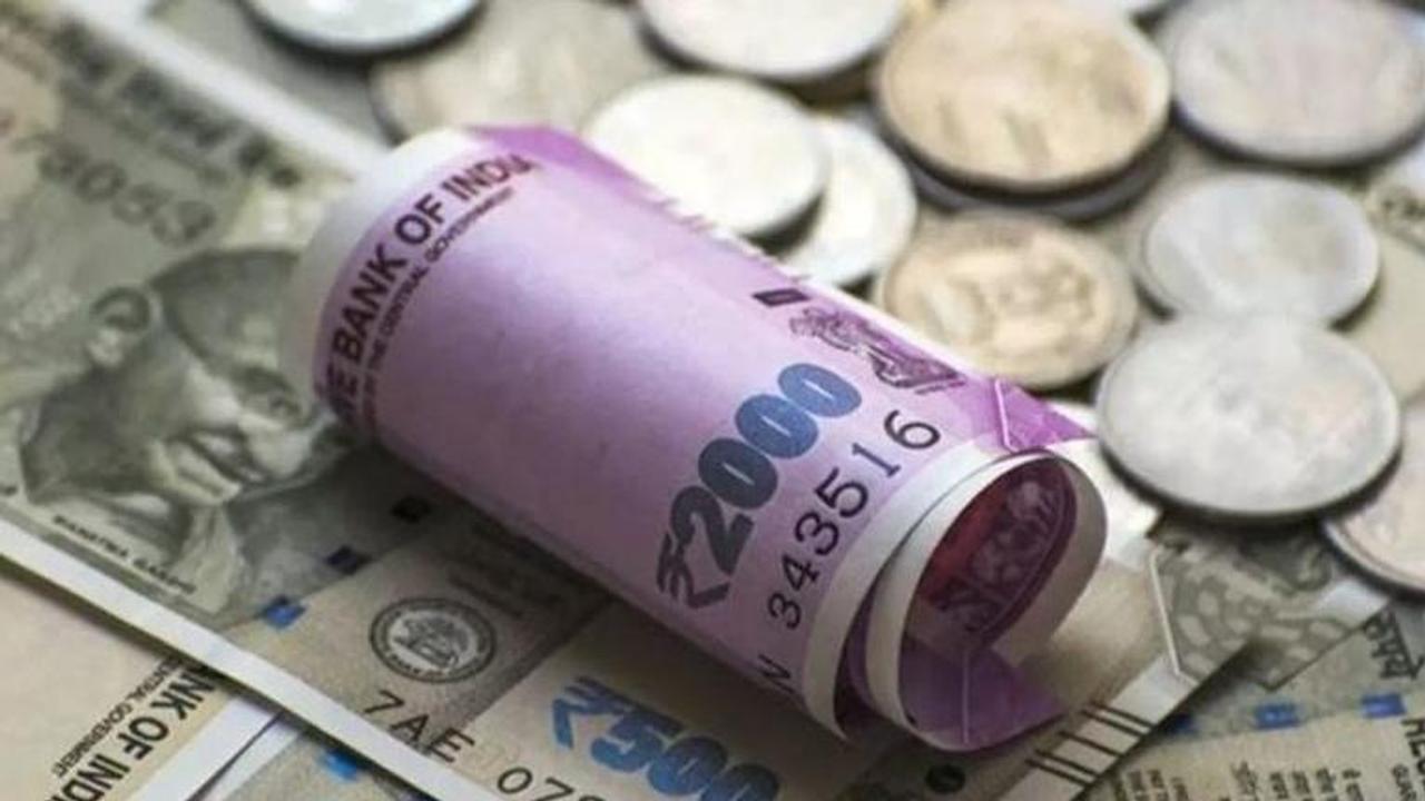 Rupee posts massive gain versus Dollar to reach within few paise of unbreaching a key barrier