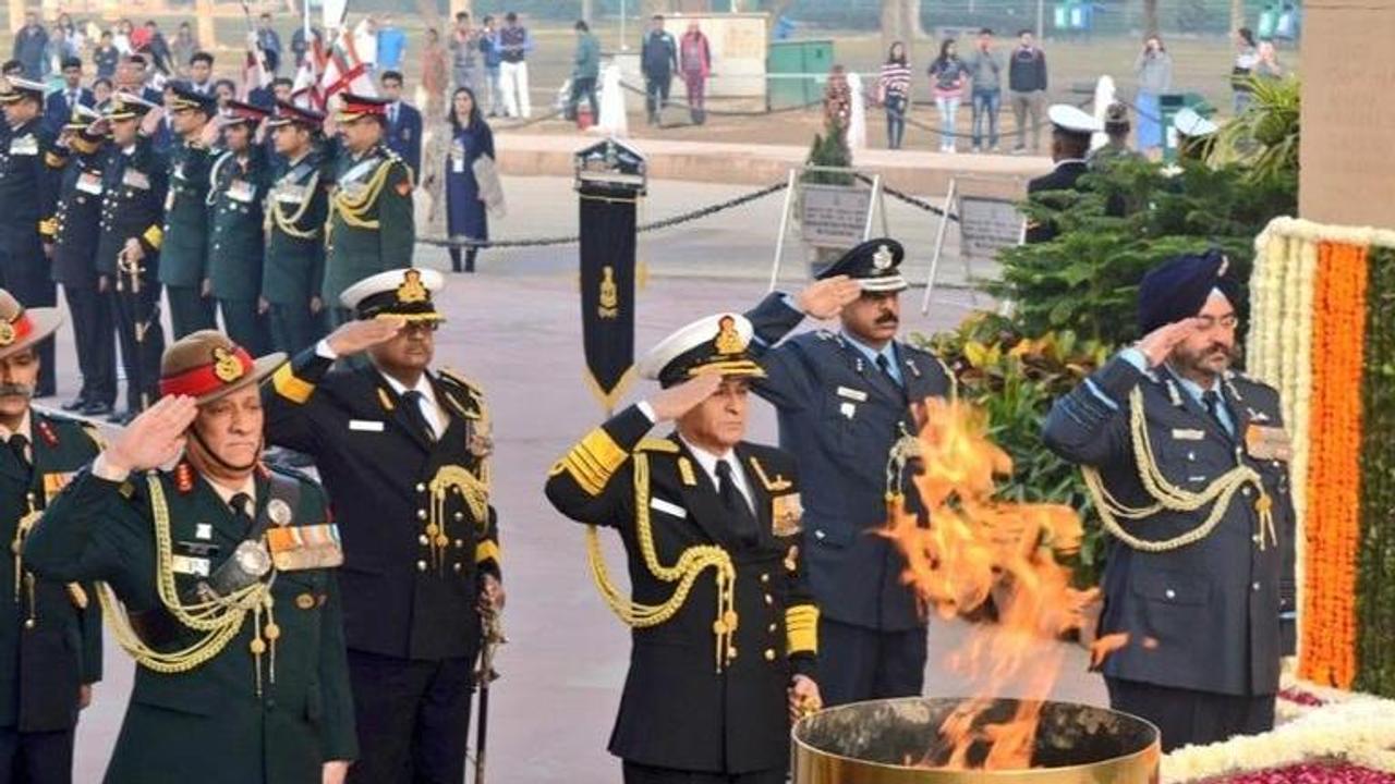 'Sam no Varunah, Jai Hind': India celebrates Navy Day; PM Modi, President Kovind greet maritime guardians