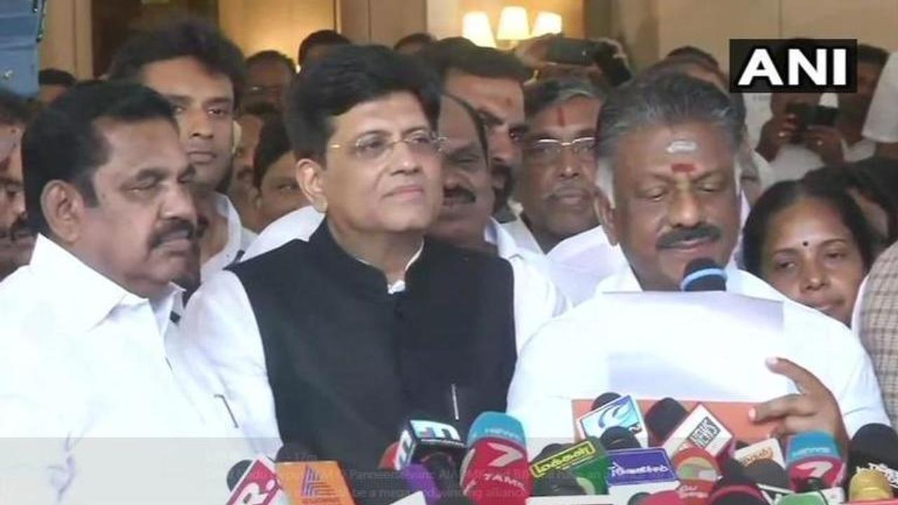 AIADMK and BJP form alliance, to fight assembly and Lok Sabha polls in Tamil Nadu and Puducherry together