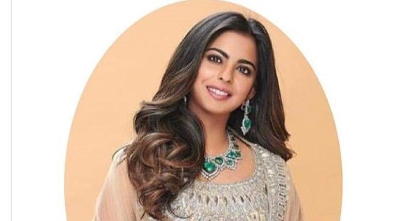 Isha Ambani is a sight to behold in this latest picture from Akash Ambani-Shloka Mehta's wedding celebrations