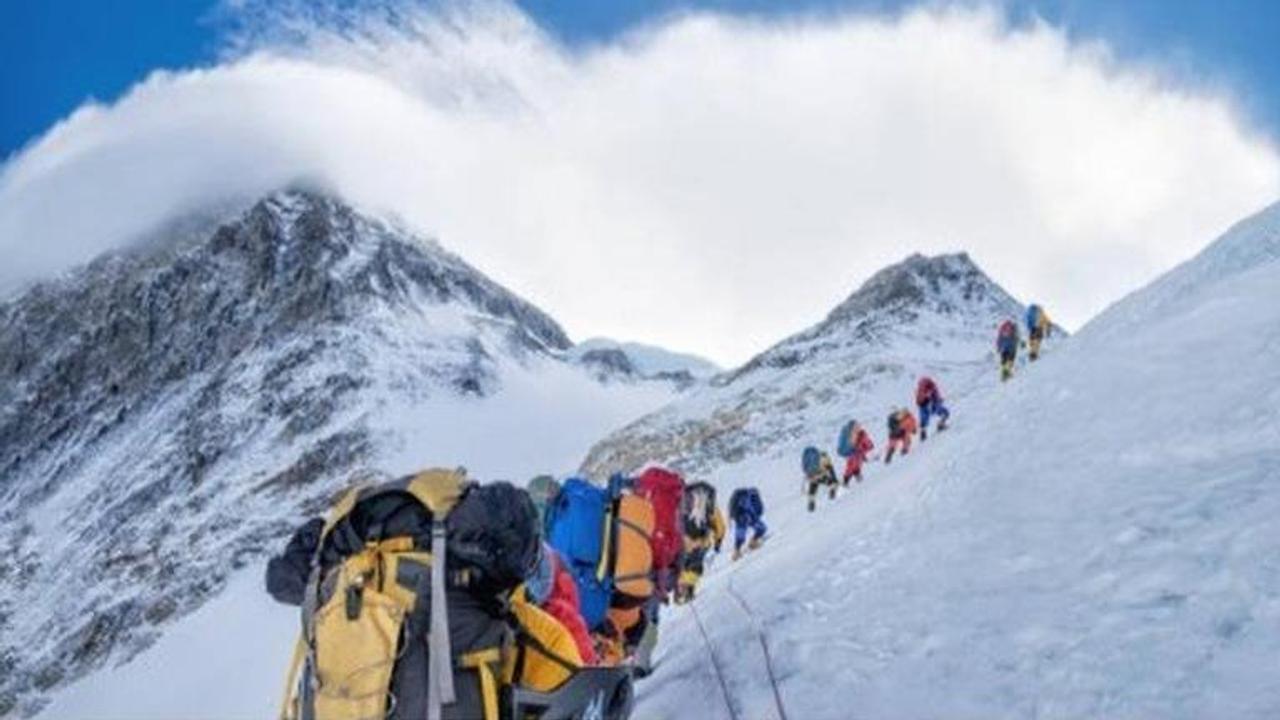 77 Indian Hikers On Their Way To Mount Everest Peak. Here's all you need to know