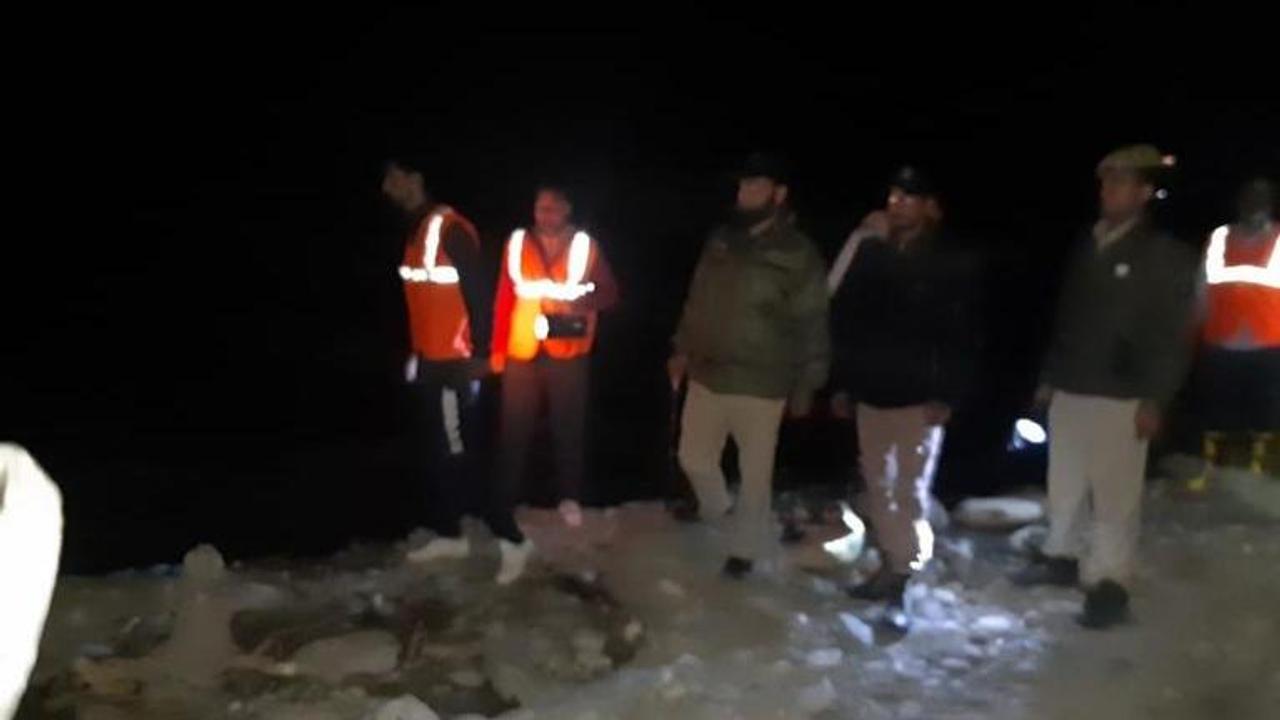 Tourist guide in Jammu and Kashmir drowns after saving 5 lives from Lidder river