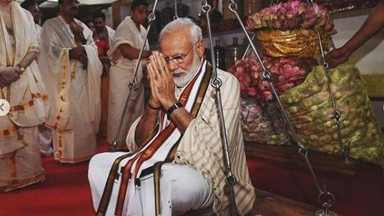 "Guruvayur Temple is divine and magnificent," writes PM Modi while glimpses of him offering prayers in Kerala establish exactly why