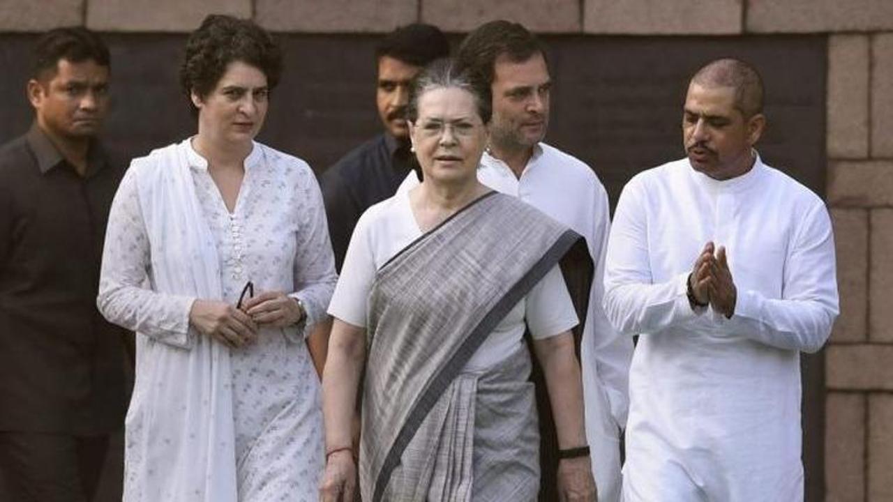 Sonia Gandhi to visit Rae Bareli for the first time after Congress poll debacle, Priyanka Vadra to hold assessment meet