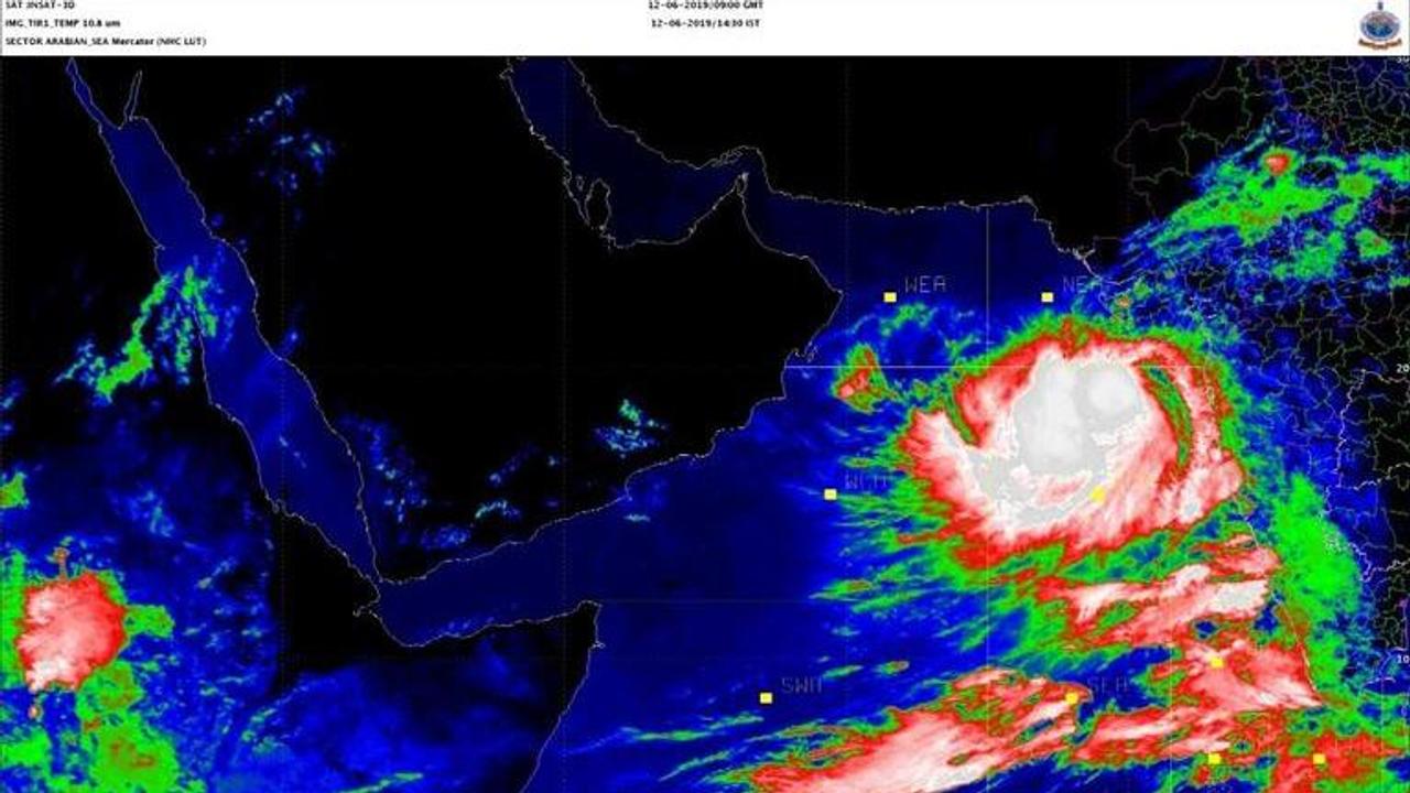 Cyclone Vayu LIVE Updates: Gujarat prepares for 'Very Severe Cyclonic Storm', set to make landfall on Thursday morning