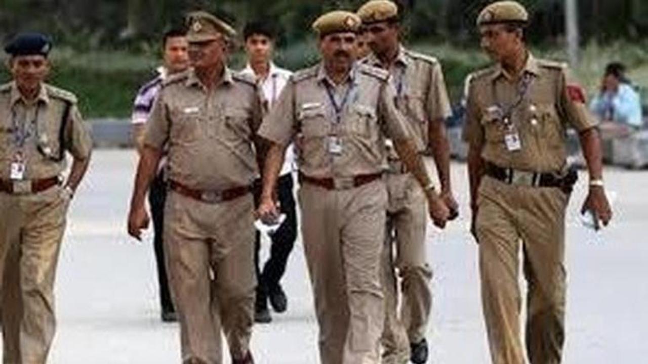 Uttar Pradesh Government cracks whip on corrupt police officials