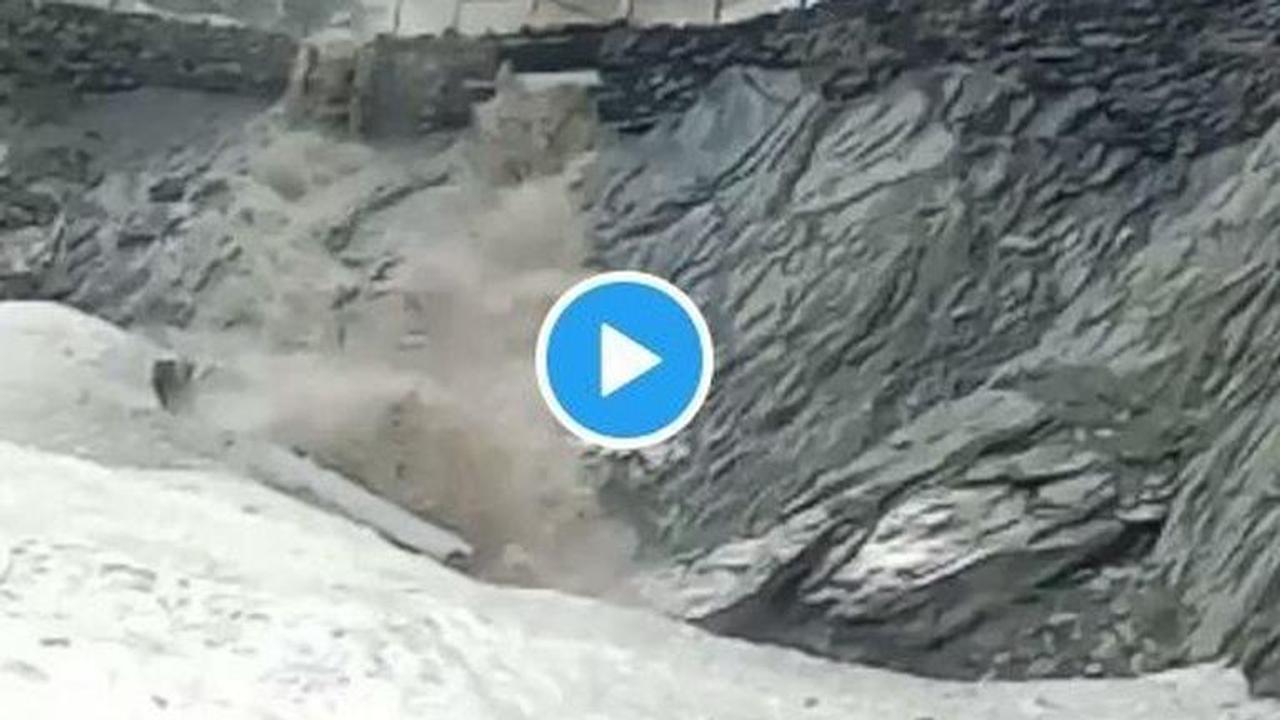 WATCH: ITBP personnel brave shooting stones in a glacier by placing shield wall to ensure safety of Amarnath Yatris