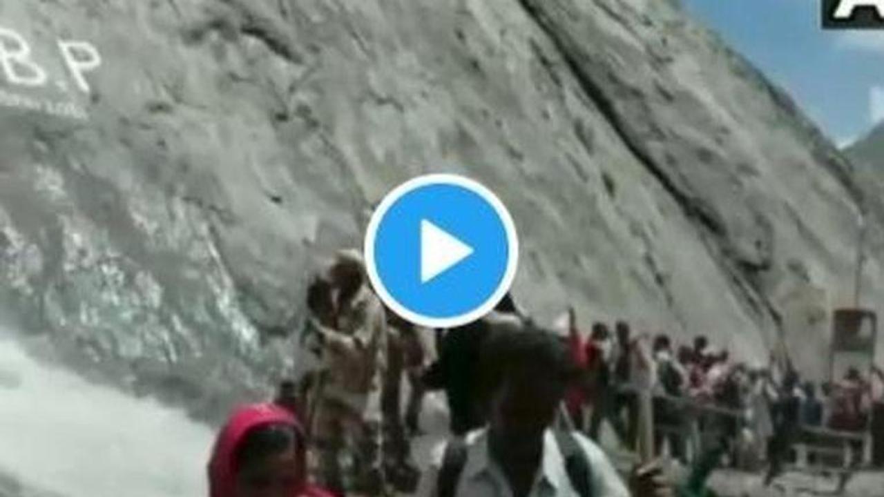 WATCH: 'ITBP zindabad' chants break out as personnel brave shooting stones to let Amarnath Yatris pass safely