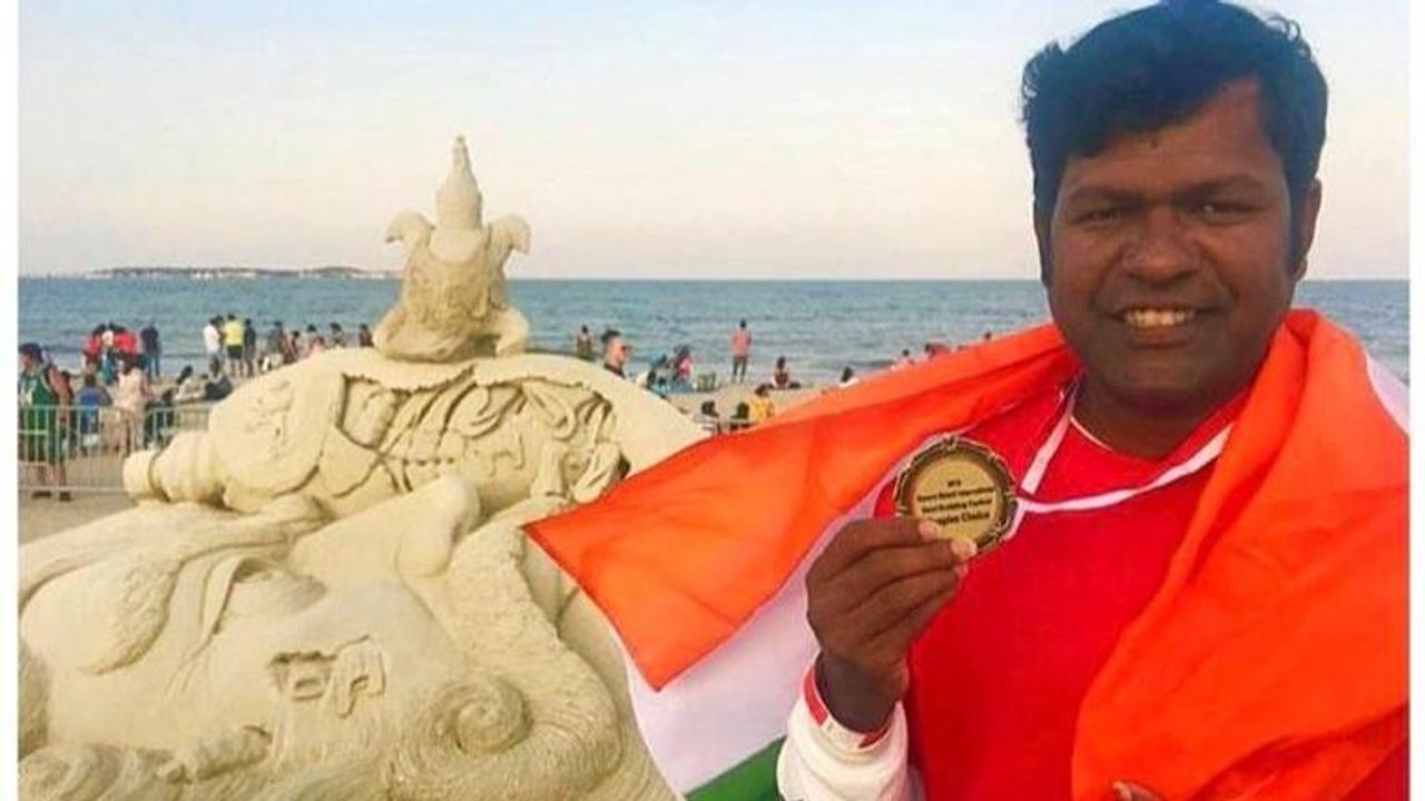 Indian sand artist Sudarsan Pattnaik wins People's Choice Award in US