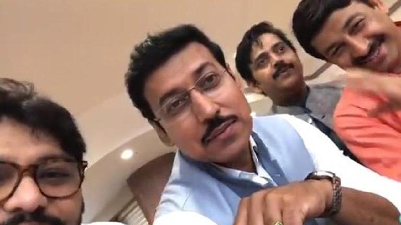 Listen to BJP MPs Rajyavardhan Rathore, Babul Supriyo, Manoj Tiwari & Ravi Kishan croon to this Kishore Kumar classic