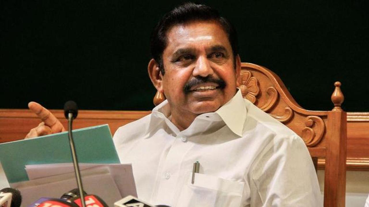 Tamil Nadu CM orders Rs 3,000 stipend for junior lawyers