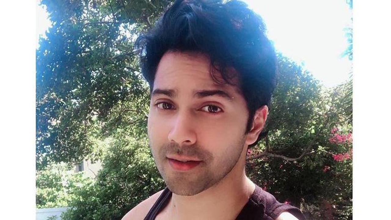 Varun Dhawan is all smiles with 'Coolie No 1' star-cast in throwback 'Thursday' post