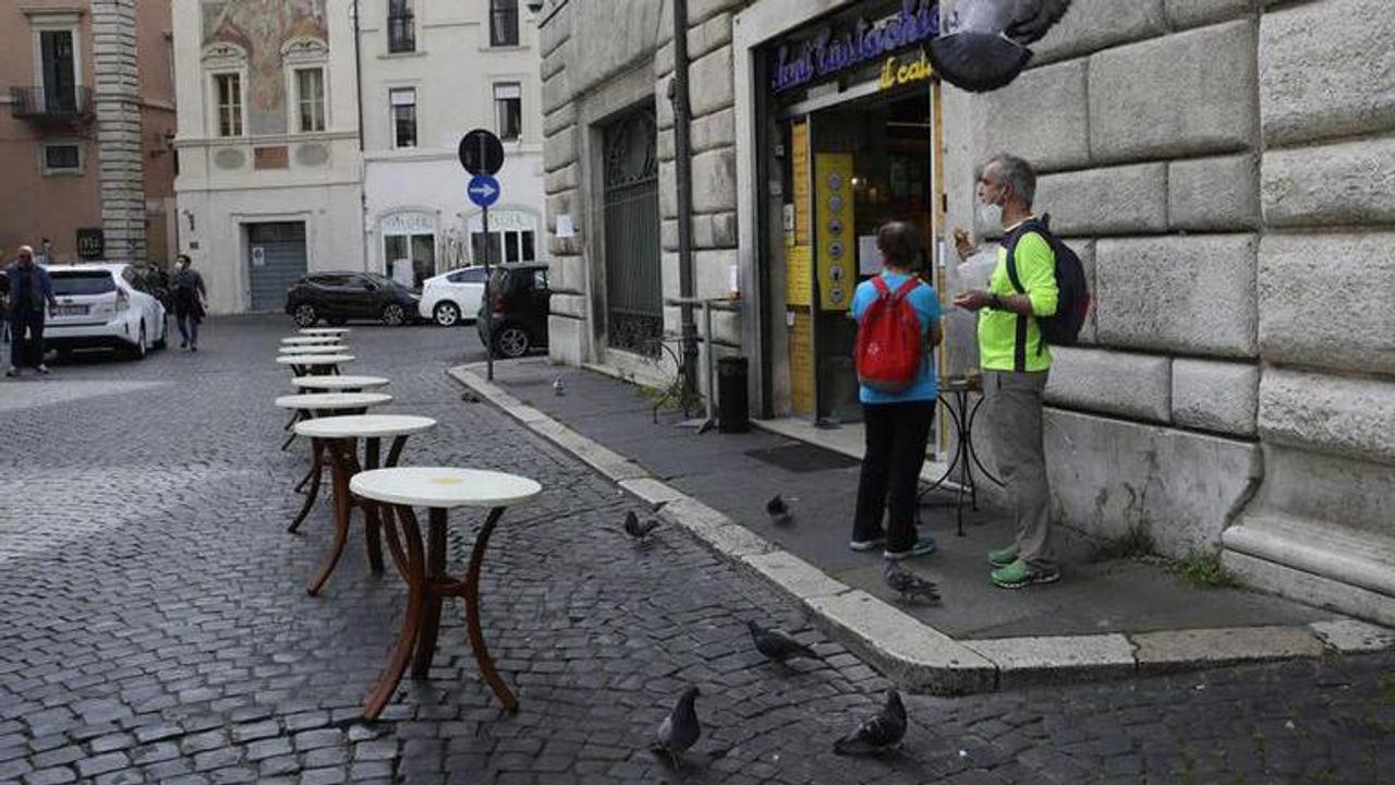 Protesters in Italy urge safe reopening of schools