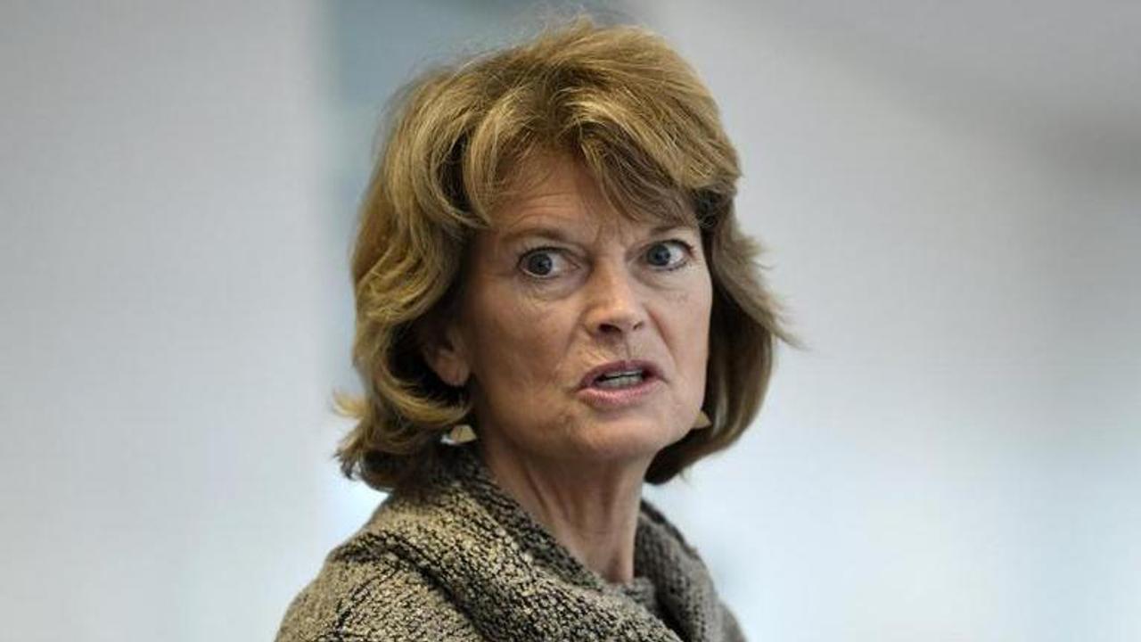 Murkowski 'struggling' on whether to support Trump