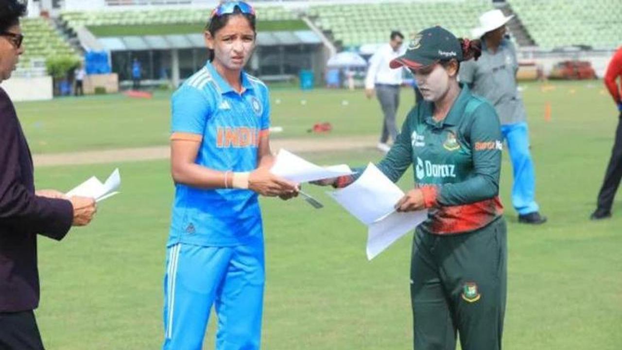 Harmanpreet Kaur, Nigar Sultana