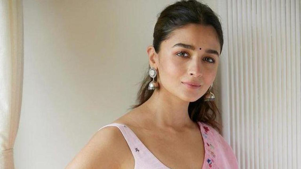 'Gangubai Kathiawadi': Alia Bhatt to film two grand dance numbers in mid-February?