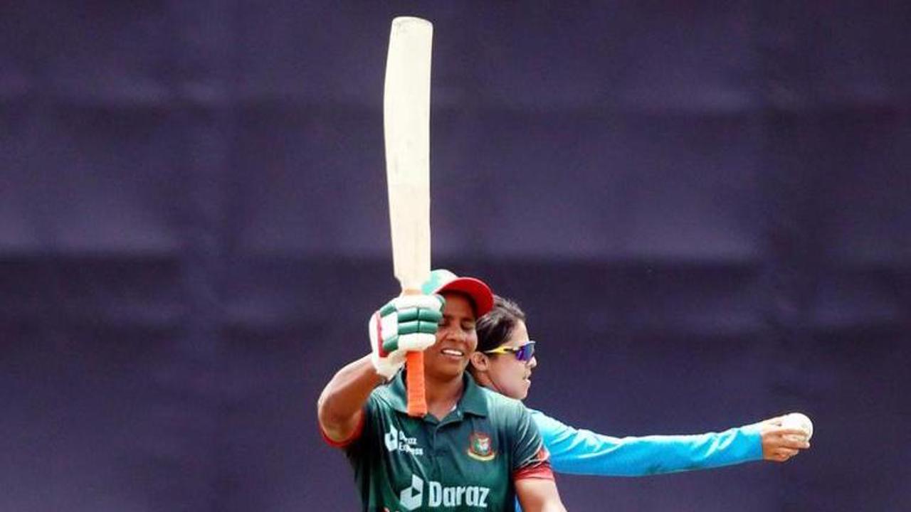 Fargana Hoque's ton takes Bangladesh women to 225/4 against India