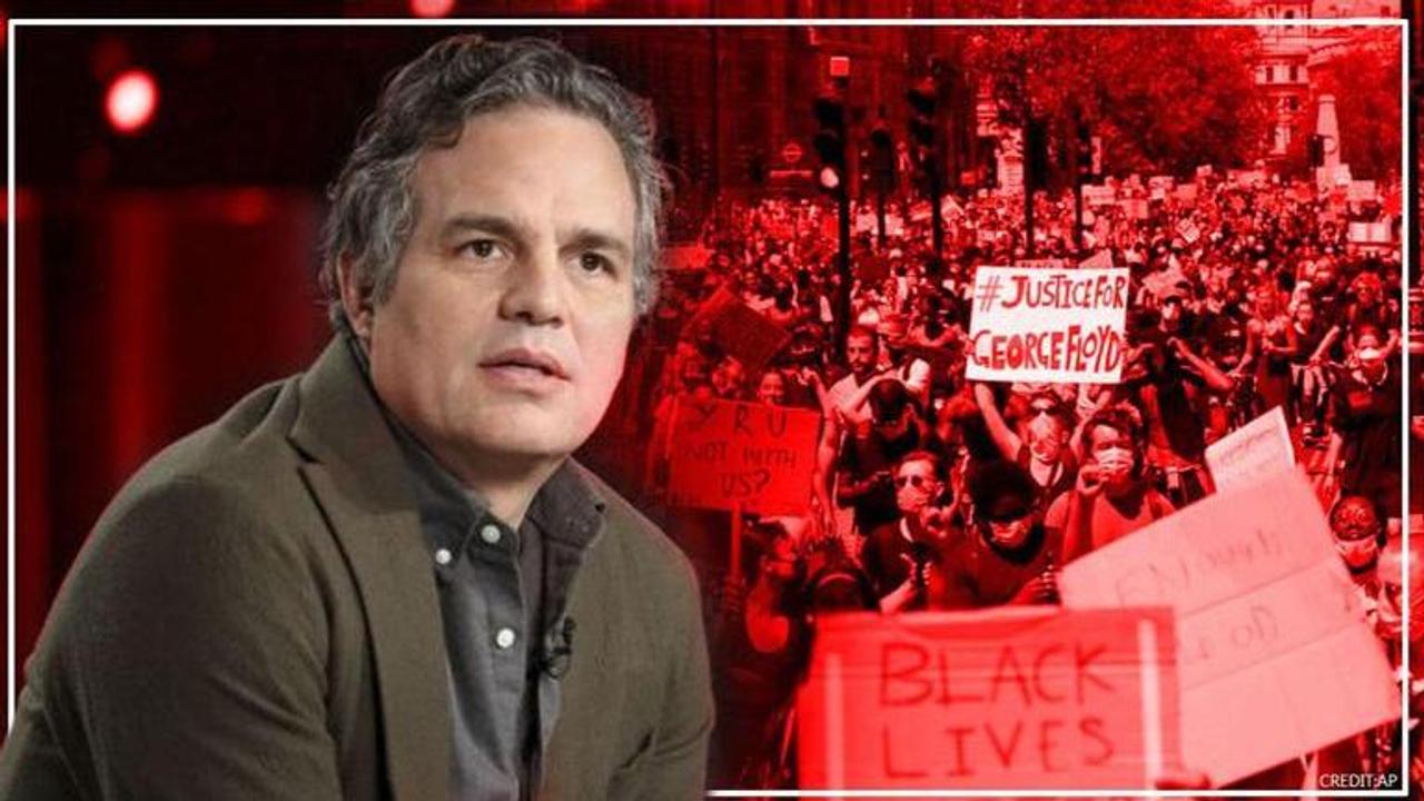 Mark Ruffalo shows concerns for protesters trapped on the Manhattan Bridge in NYC